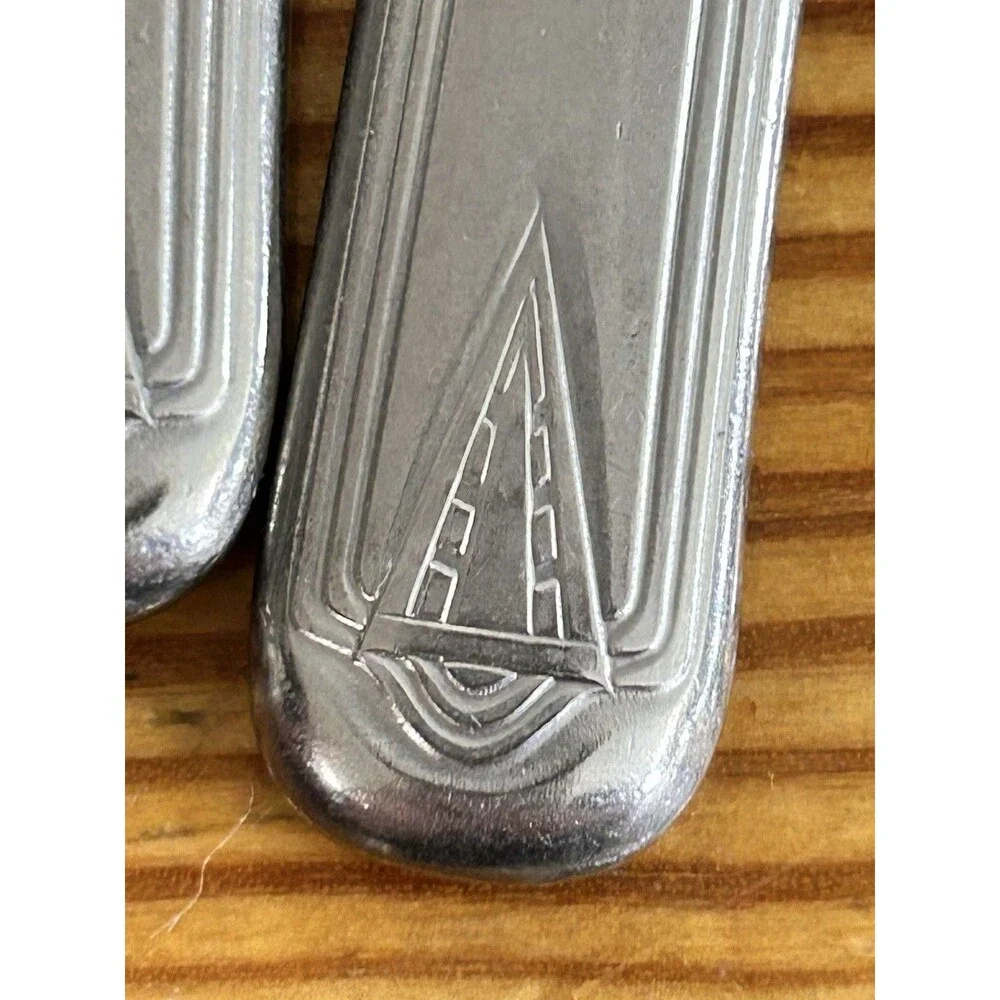 Diamond Silver Co DS20 Stainless Flatware Dinner Knives Set of 9 USA Art Deco
